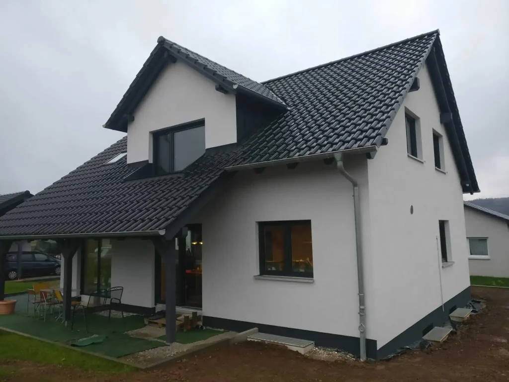 Einfamilienhaus nach der Montage neuer Fenster in Göttingen bei Duderstadt